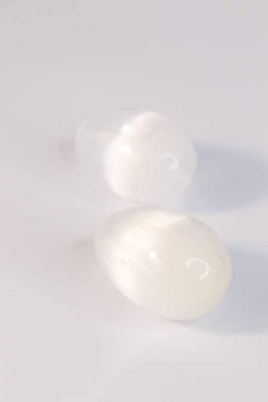 Ovo Selenita branca 7 cm  aproximadamente