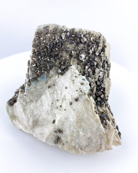 Pedra Mica com Albita Bruta 896 gramas