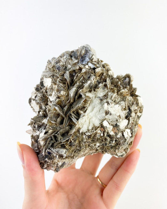 Pedra Mica Cinza Bruta 740 a 790 gramas aprox.