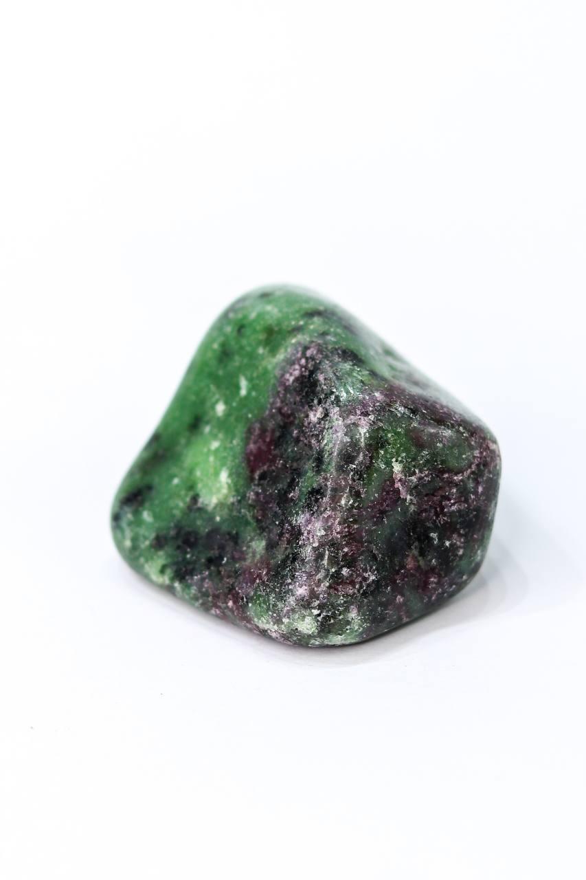 Pedra Rubi Zoisita Rolado 62 a 74 gramas