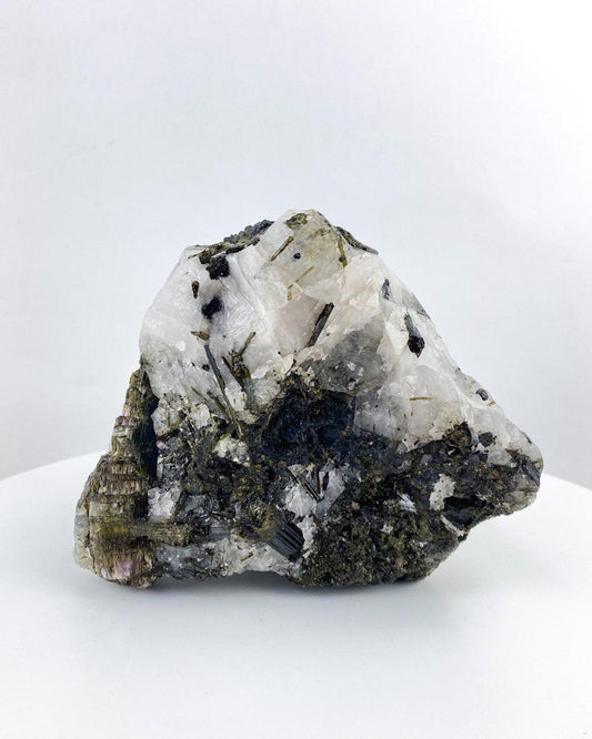 Pedra Turmalina verde na Matriz bruta 1,906kg