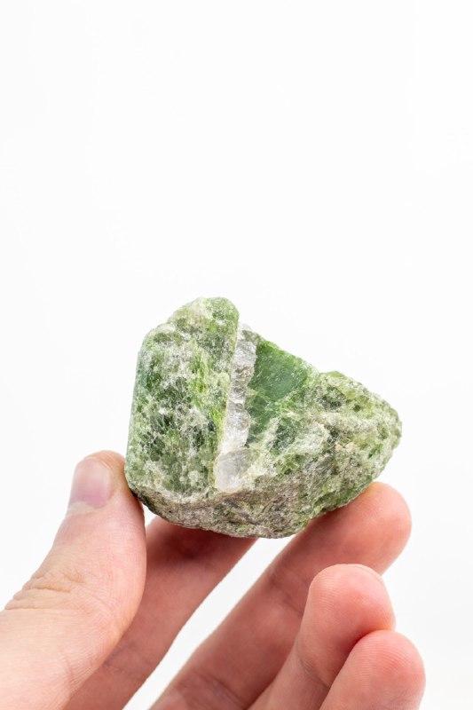 Pedra Diopsídio Bruto 45 a 60 gramas