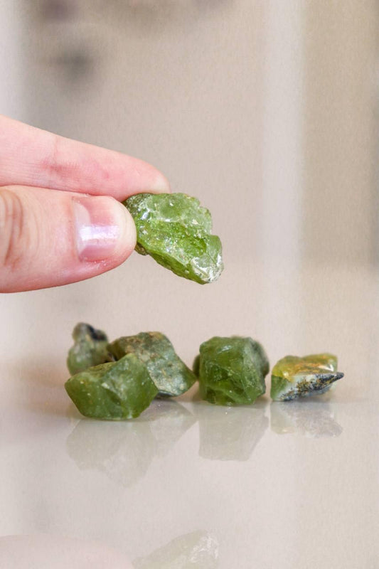 Pedra Peridoto bruto 4 a 5 grama aprox.