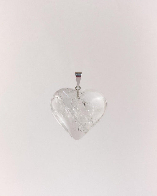 Pingente Cristal de Quartzo Coração com pino banhado Prata