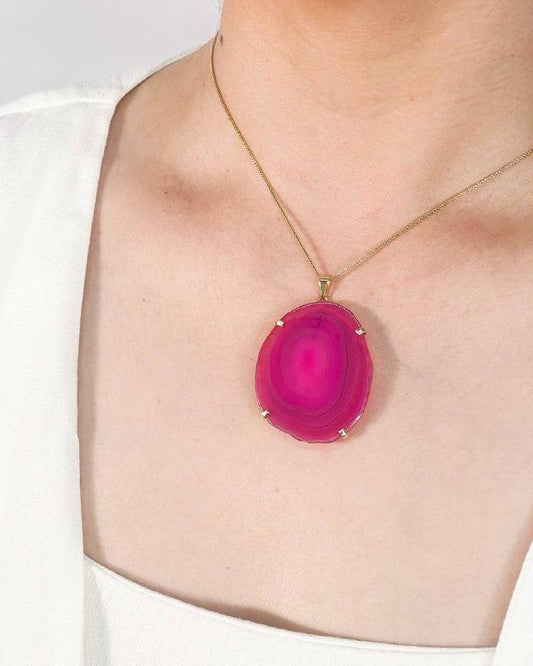 Colar Chapa de Ágata Rosa com Garra Banhado Ouro
