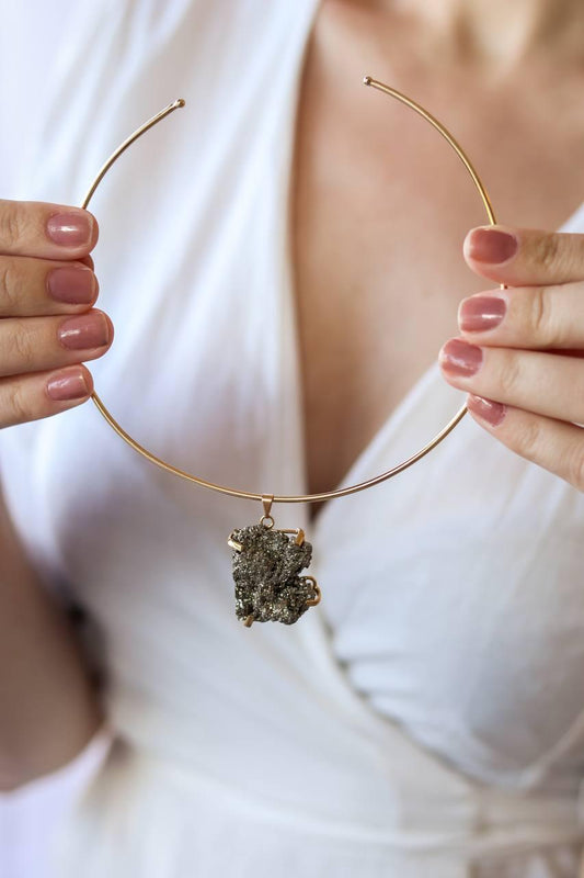Choker Pirita Prosperar Banho Ouro 18K