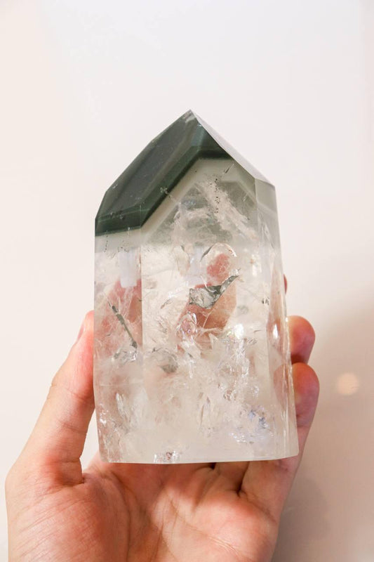 Ponta Polida Cristal Quartzo com Clorita Fantasma 960 gramas