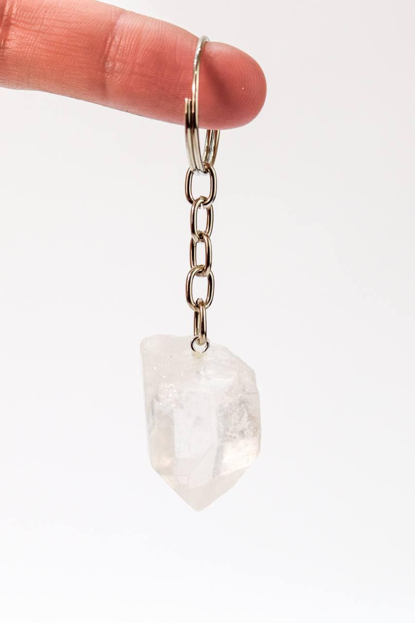 Chaveiro ponta Cristal bruta prateado