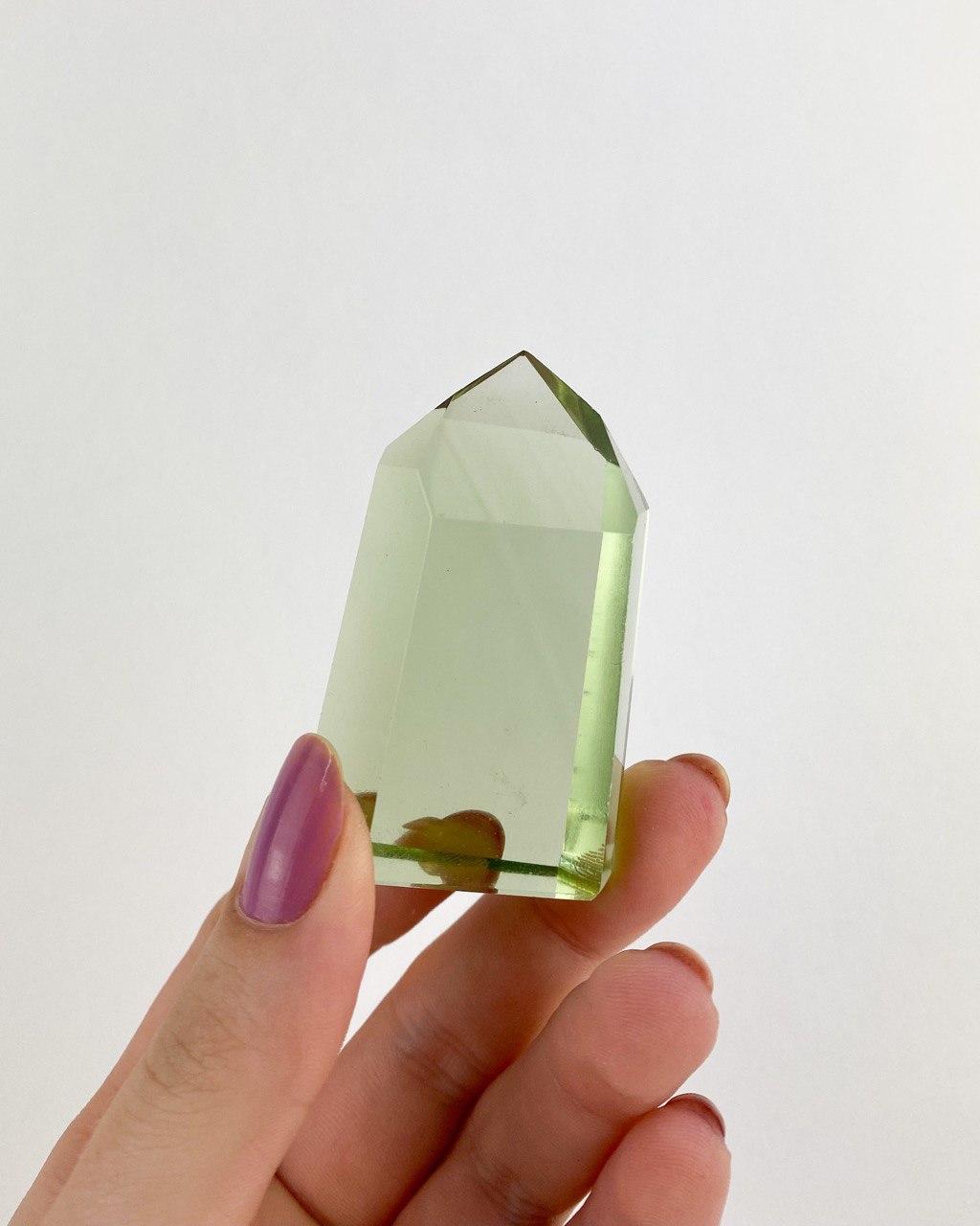 Ponta Obsidiana Verde Claro Canalizadora 63 a 77 gramas