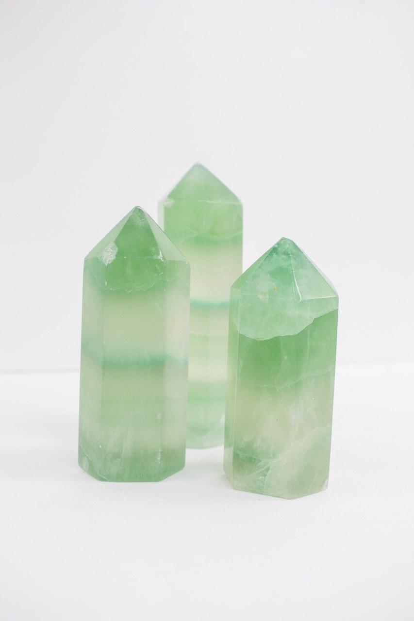 Ponta polida Fluorita Verde 102 a 122 gramas