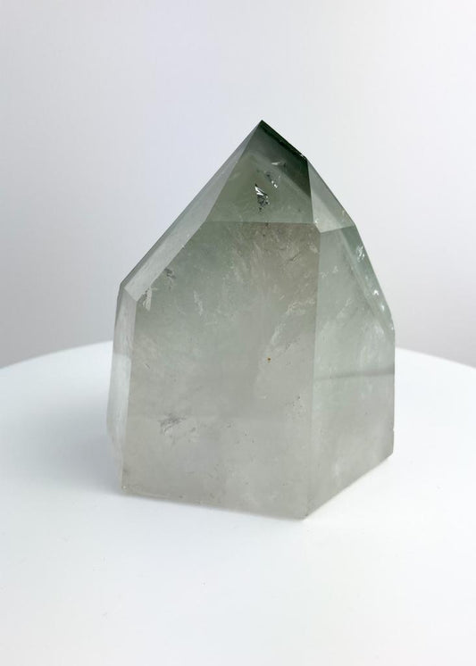Ponta Polida Cristal Quartzo com Clorita Fantasma 835 gramas