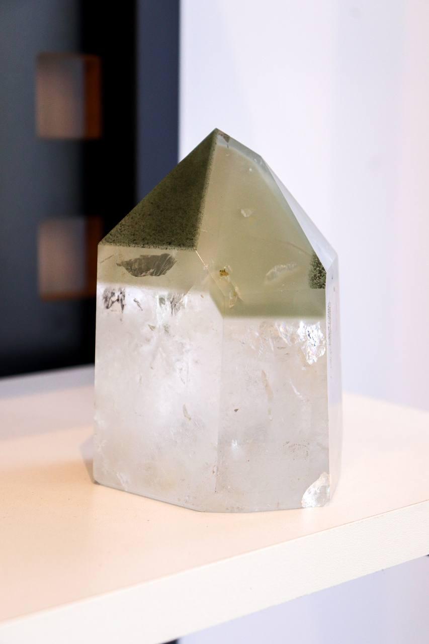 Ponta Polida Cristal Quartzo com Clorita Fantasma 1,050 Kg