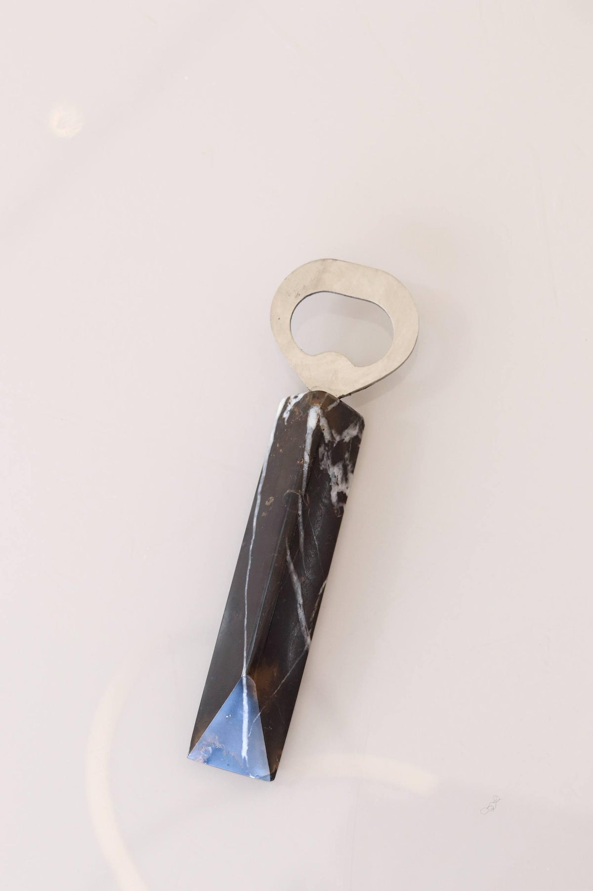 Abridor de Garrafa Ônix Preto