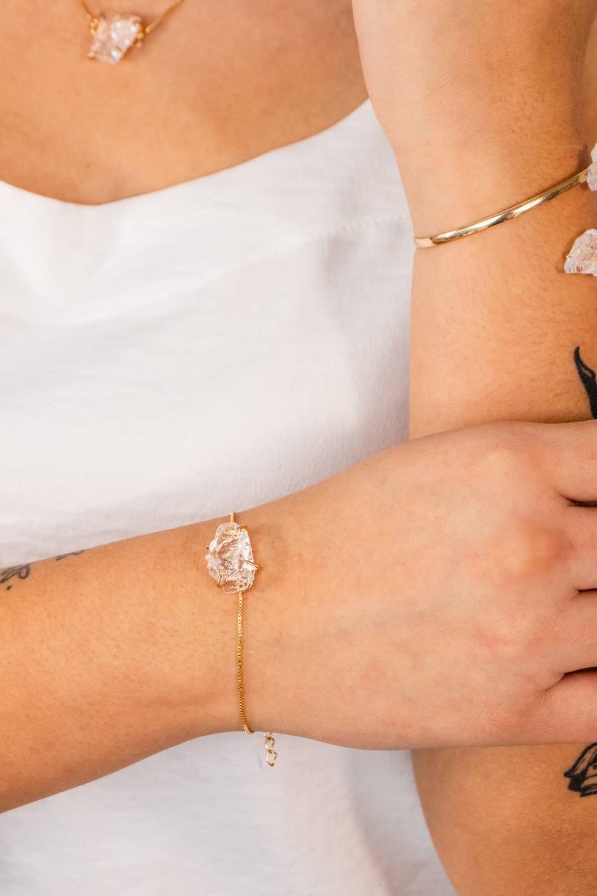 Pulseira de Cristal Bruto com Garra Banhado Ouro
