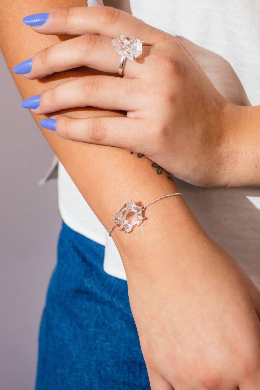 Pulseira Cristal Bruto com Garra Banhado Prata