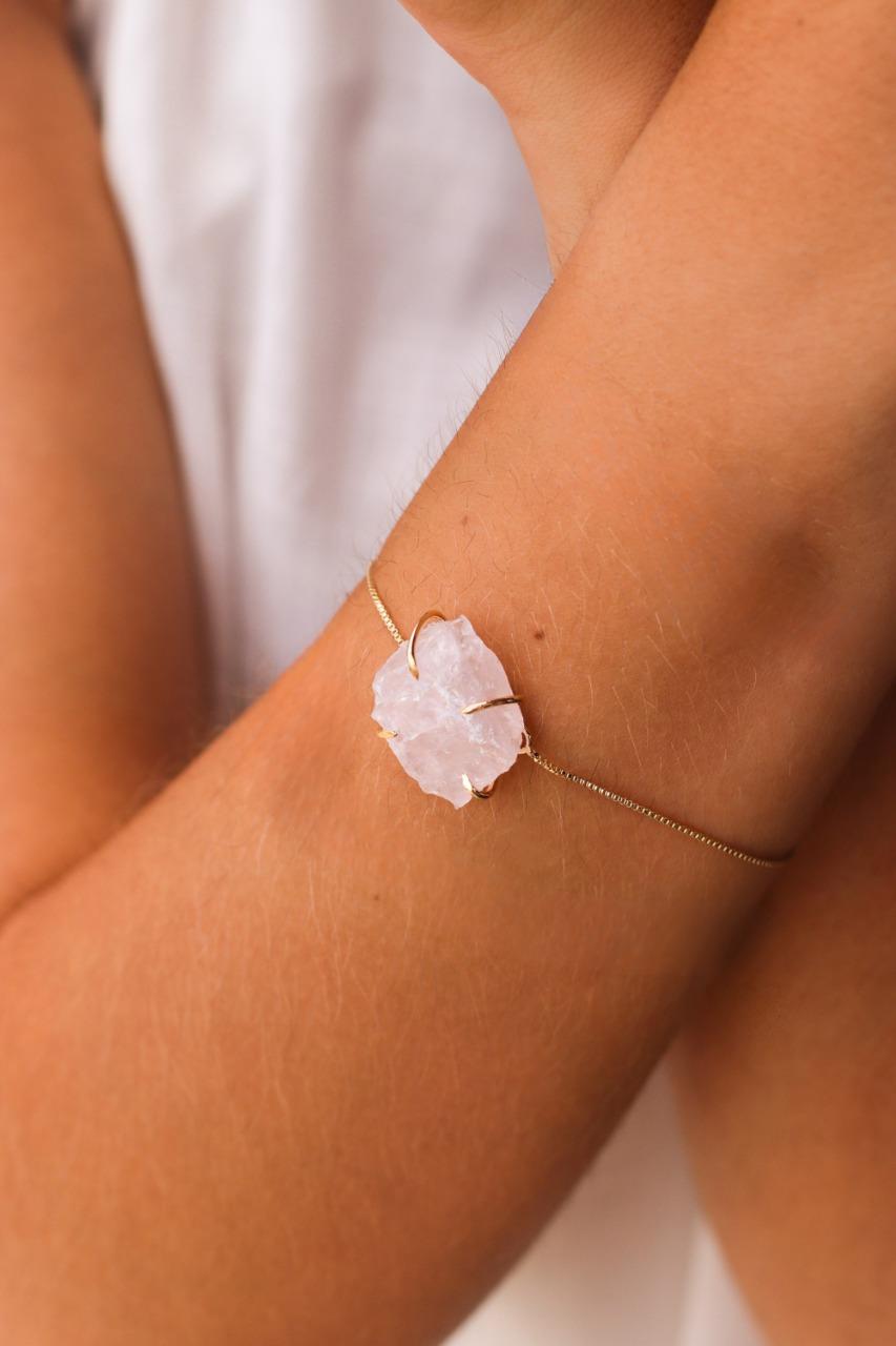 Pulseira Quartzo Rosa Bruto com Garra Banhado Ouro