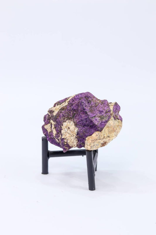 Pedra Purpurita na Base de Metal Pequena