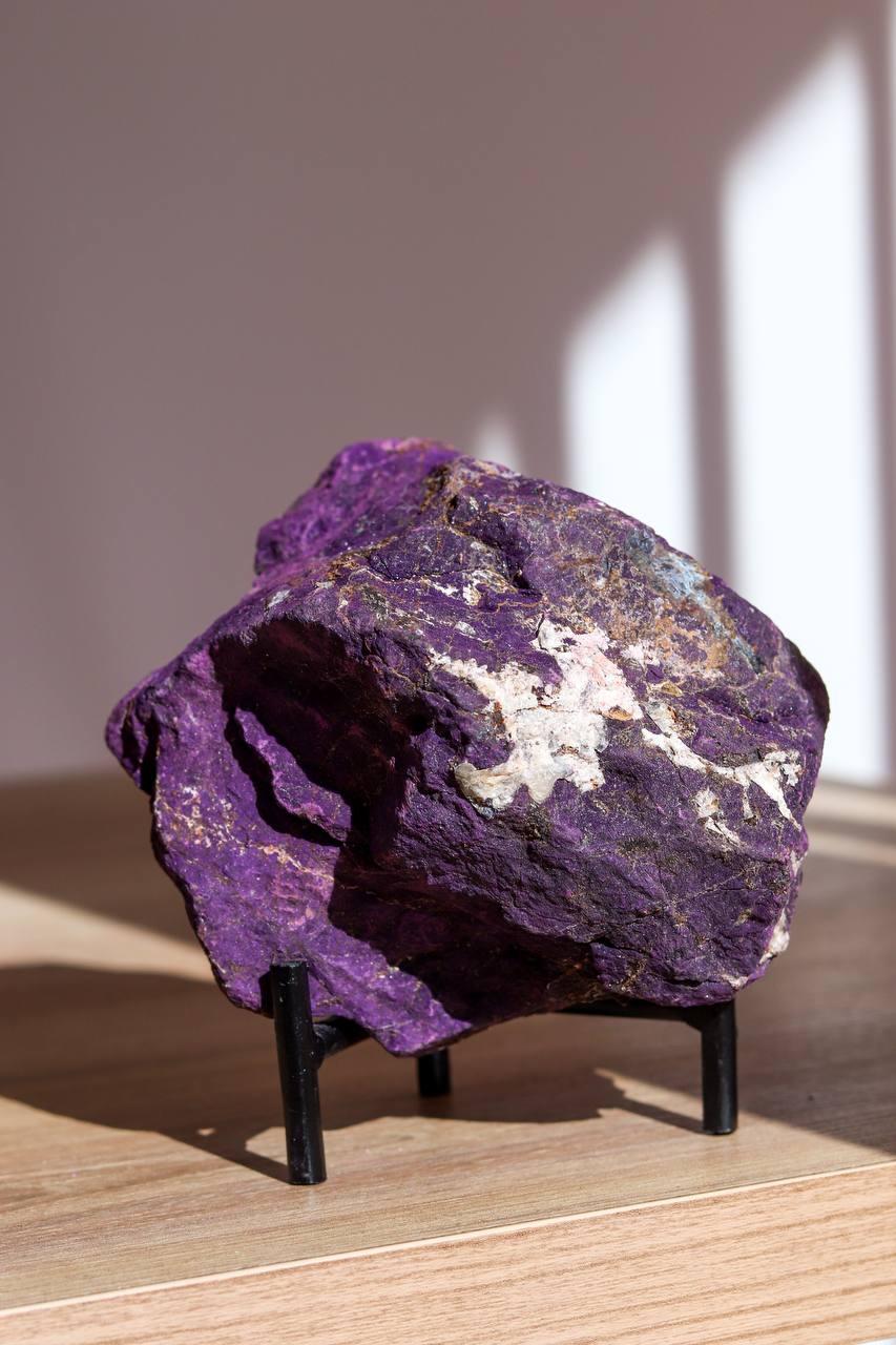 Pedra Purpurita na Base de Metal 2,141 Kg