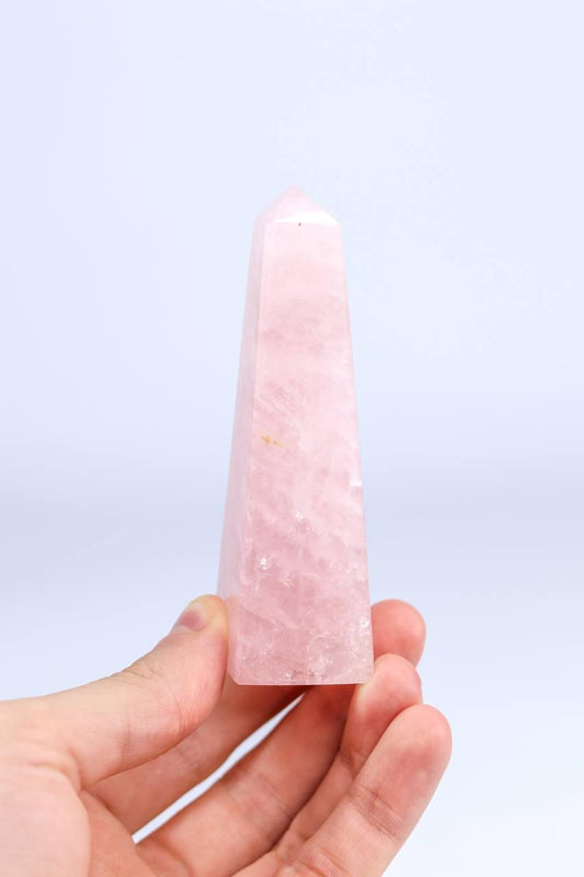Obelisco Quartzo Rosa 115 a 139 gramas aprox.