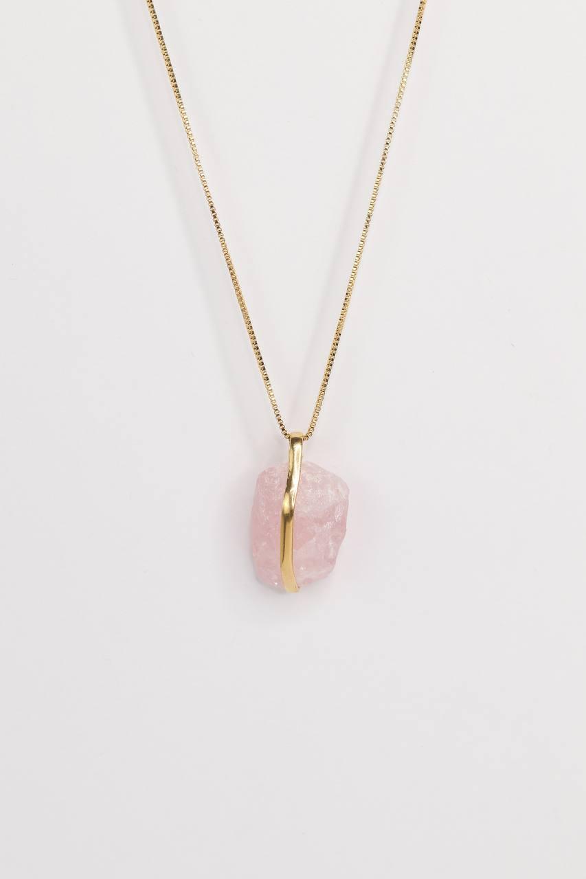 Colar Longo Quartzo Rosa Abraço Banho Ouro