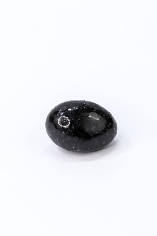 Pedra Nuumita Rolada 9 a 11 gramas