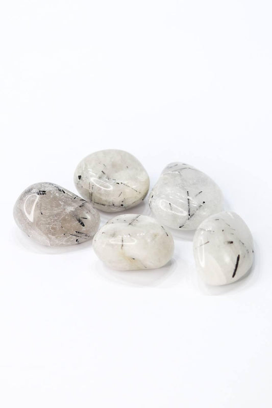 Pedra Cristal de Quartzo Grafitado rolado 30 a 39 gramas