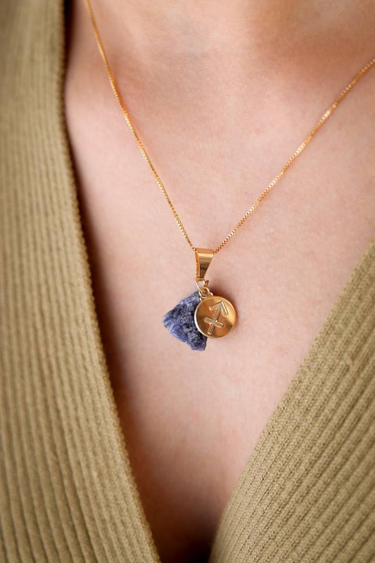 Colar Signo Sagitário - Pedra Sodalita Bruta banhado Ouro