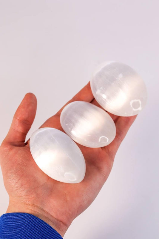 Pedra Selenita Branca Forma Sabonete 6 cm aproximadamente