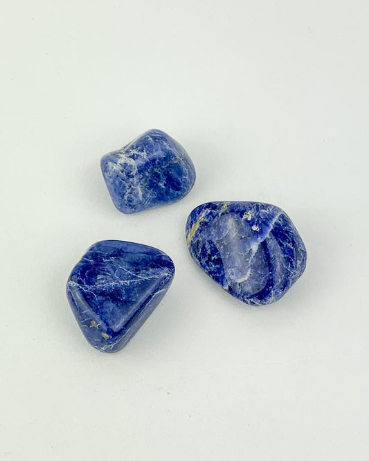 Pedra Sodalita rolada 20 a 35 gramas