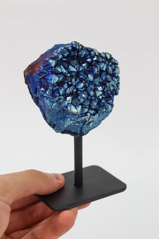 Drusa Quartzo Titânio Blue na Base Metal Preta 312 a 345 gramas