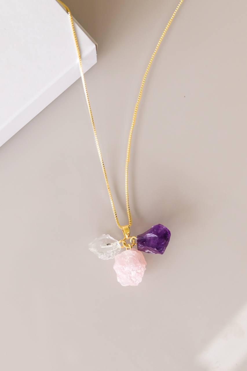 Colar Kit Tríade dos Cristais Banho Ouro (Ametista/Cristal/Quartzo Rosa)