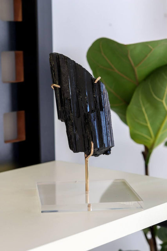 Pedra Turmalina Negra Bruta Garra Banho Ouro