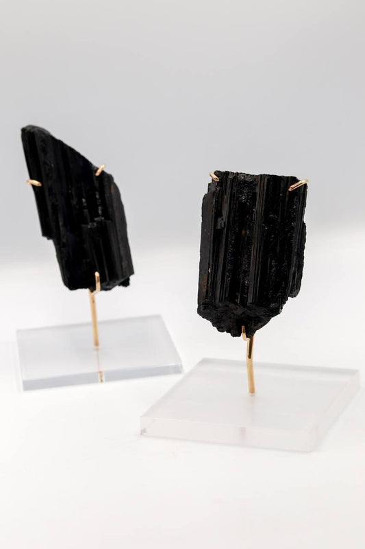 Pedra Turmalina Negra Bruta Garra Banho Ouro