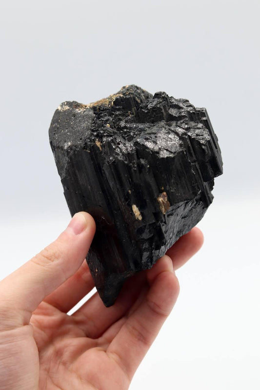 Pedra Turmalina Preta Bruta 661 gramas